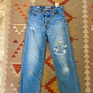 NWOT Levi’s Ribcage Straight Ankle Jeans